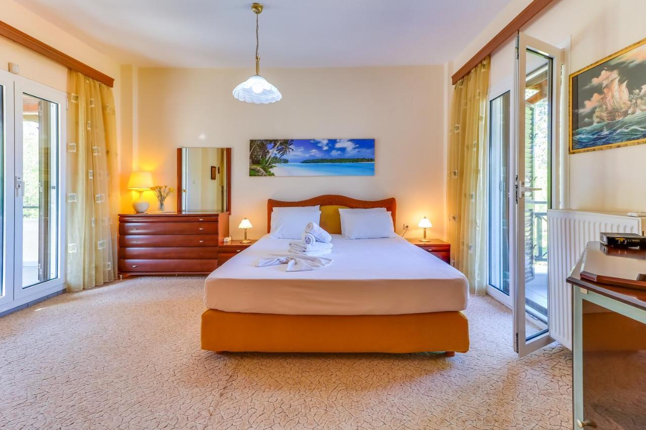 Villa Laguna Vourvourou Eksteriør billede